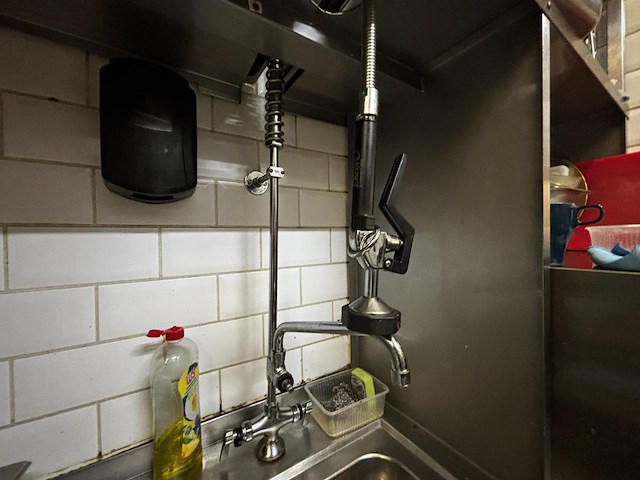 1 rvs spoelbak vv handgreepkraan - afbeelding 3 van  5