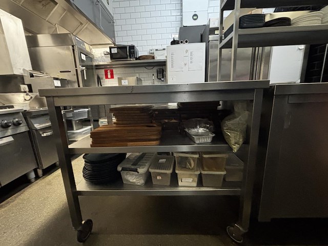 1 rvs verrijdbare werktafel - afbeelding 1 van  3