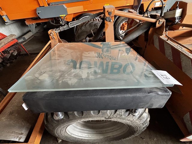 1 salontafeltje met glazen blad luxy.com - afbeelding 1 van  4