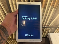 1 samsung tablet galaxy tab e