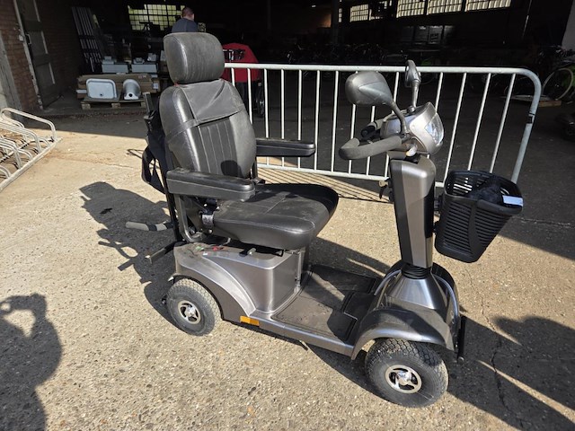 1 scootmobiel sterling s425 - afbeelding 1 van  13