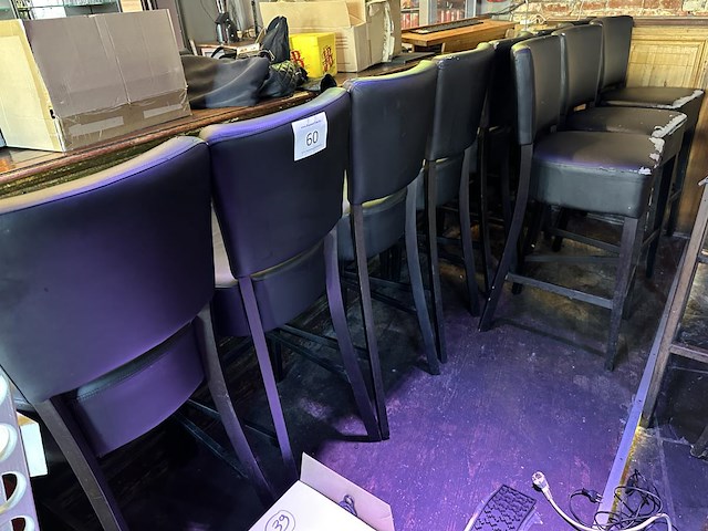 1 semi lederen hoge krukken met rugleuning - afbeelding 1 van  3