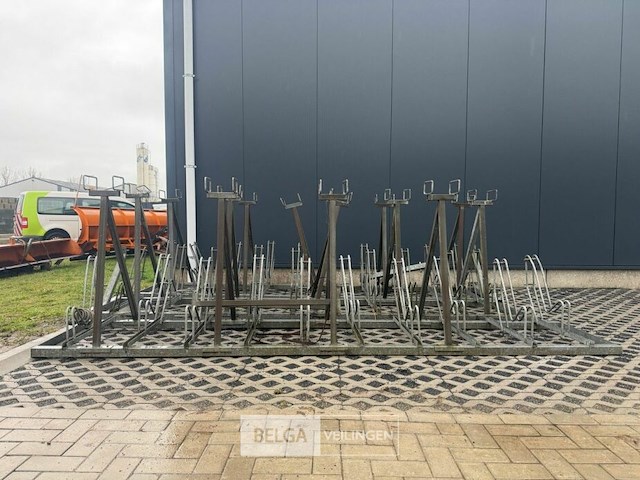 1 semi-verticaal fietsenrek - afbeelding 1 van  2