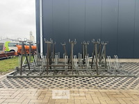 1 semi-verticaal fietsenrek - afbeelding 1 van  2