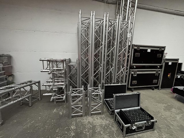 1 set alu trussen x30v - afbeelding 1 van  12