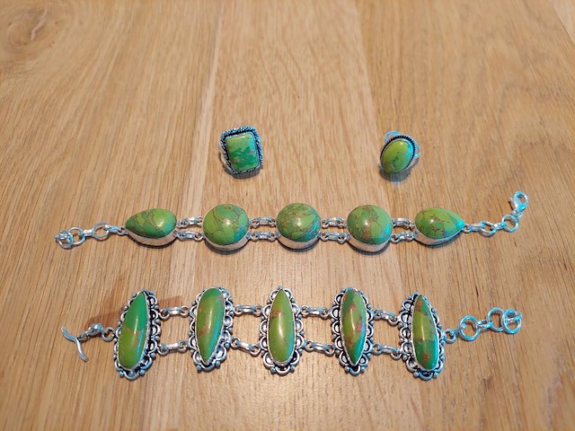 1 set diverse fantasie juwelen - afbeelding 1 van  5