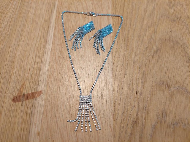 1 set diverse fantasie juwelen - afbeelding 1 van  5
