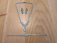 1 set diverse fantasie juwelen - afbeelding 1 van  8