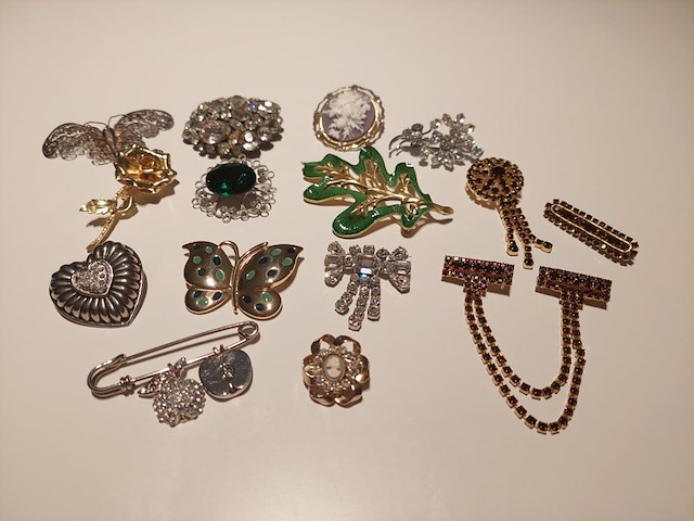 1 set diverse fantasie juwelen - afbeelding 1 van  11