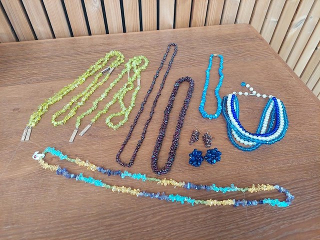1 set diverse fantasie juwelen - afbeelding 1 van  6