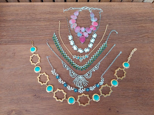 1 set diverse fantasie juwelen - afbeelding 1 van  7