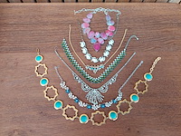 1 set diverse fantasie juwelen - afbeelding 1 van  7