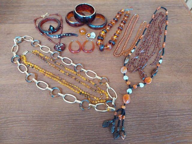 1 set diverse fantasie juwelen - afbeelding 1 van  6