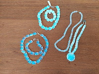 1 set diverse fantasie juwelen - afbeelding 1 van  5