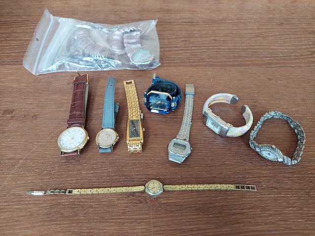 1 set diverse fantasie juwelen - afbeelding 1 van  6