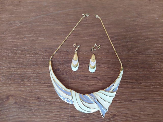 1 set diverse fantasie juwelen - afbeelding 1 van  4