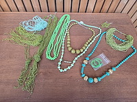 1 set diverse fantasie juwelen - afbeelding 1 van  4