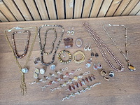 1 set diverse fantasie juwelen - afbeelding 1 van  11