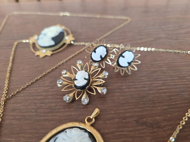 1 set diverse fantasie juwelen - afbeelding 4 van  13