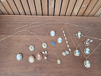 1 set diverse fantasie juwelen - afbeelding 1 van  13