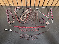1 set diverse fantasie juwelen - afbeelding 1 van  6