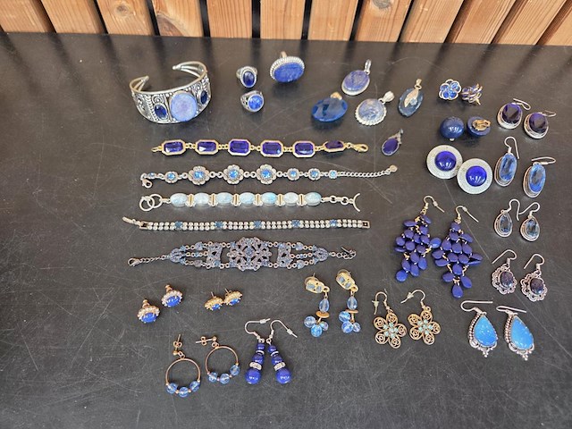 1 set diverse fantasie juwelen - afbeelding 1 van  7