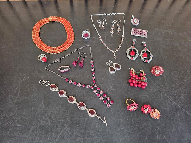 1 set diverse fantasie juwelen - afbeelding 1 van  17