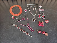 1 set diverse fantasie juwelen - afbeelding 1 van  17