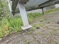 1 staal verzinkte buitentrap met platform - afbeelding 7 van  8