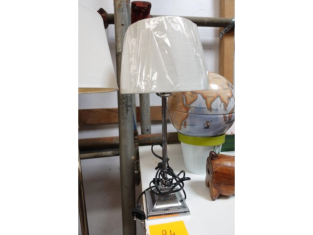 1 staande lamp en 1 tafellamp - afbeelding 2 van  4