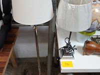 1 staande lamp en 1 tafellamp - afbeelding 3 van  4