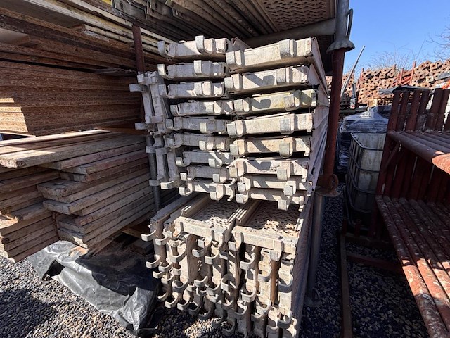 1 stelling met div opzetstukken voor materialen - afbeelding 2 van  3