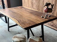 1 suar tafel met zwart ijzeren poten - afbeelding 1 van  2