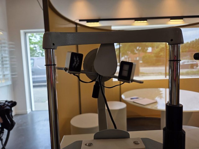 1 topcon spleetlamp + 1 keratometer op verrijdbare hoger-lager tafel - afbeelding 8 van  17