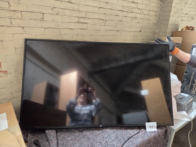 1 tv toestel lg 60um7100plb - afbeelding 1 van  4