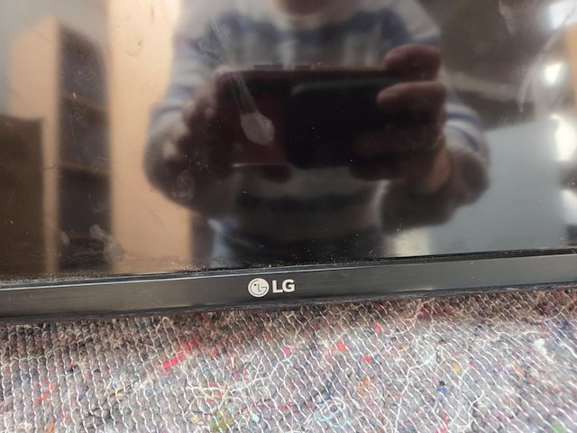 1 tv toestel lg 60um7100plb - afbeelding 2 van  4