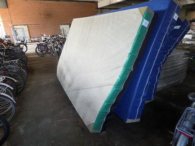 1 valmat - afbeelding 1 van  2