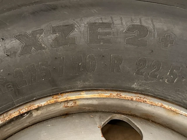 1 velg met band - afbeelding 2 van  3