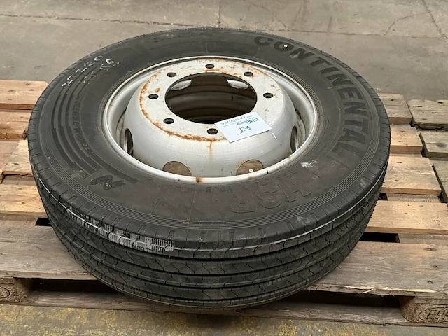 1 velg met band - afbeelding 1 van  4