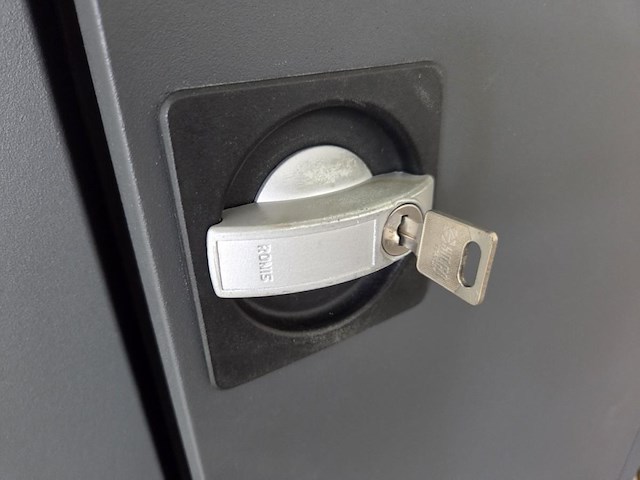 1 verrijdbare rvs materialenkast + metalen dossierkast - afbeelding 11 van  14