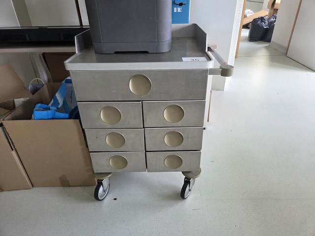 1 verrijdbare rvs materialenkast + metalen dossierkast - afbeelding 1 van  14