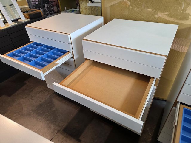 1 verrijdbare tafel incl 3 verrijdbare ladekasten - afbeelding 8 van  8