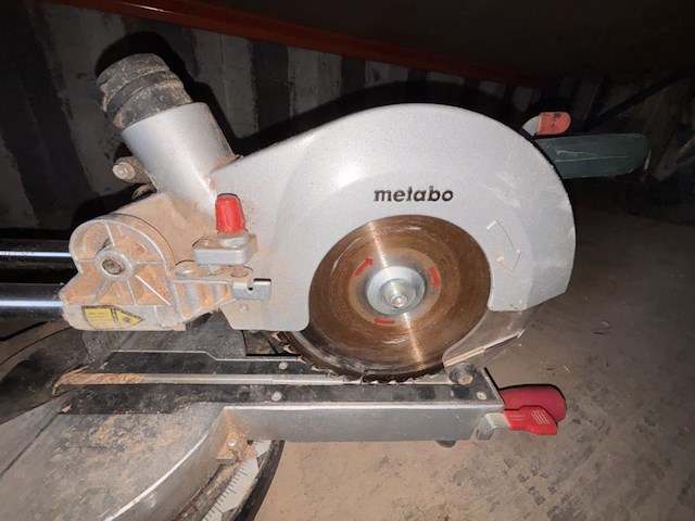 1 verstekzaag metabo kgs 216 m - afbeelding 2 van  3