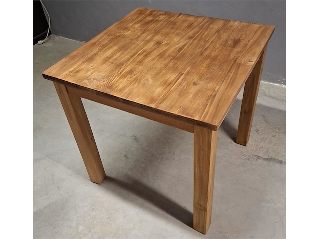 1 vierkante eetkamer tafel met rechte teakhouten poten - afbeelding 1 van  1