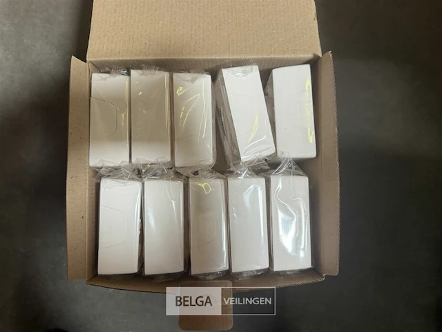 1-voudige opbouwdoos legrand valena next (10 st/doos-3 dozen) - afbeelding 1 van  3