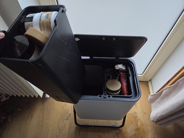 1 vuilnisemmer - afbeelding 4 van  4