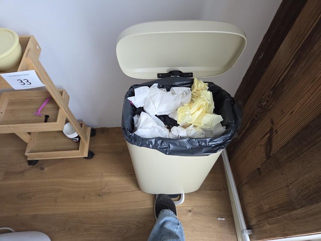 1 vuilnisemmer - afbeelding 3 van  3