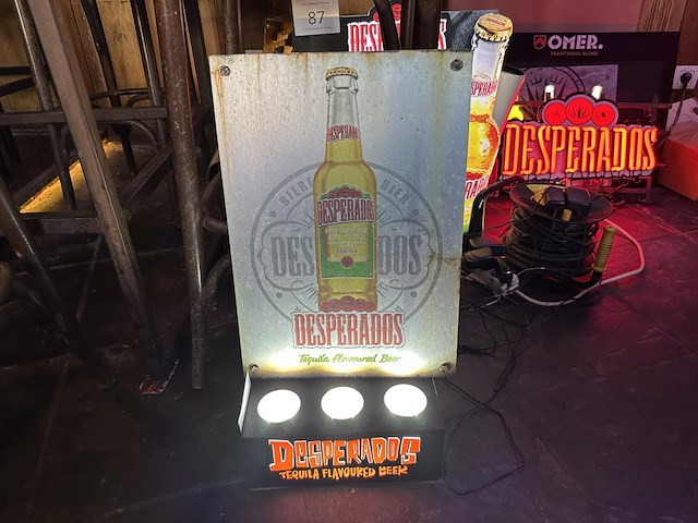 1 wandpaneel en flessen lichtreclame desperados - afbeelding 1 van  1