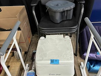 1 wc stoel + 1 chemisch toilet + veiligheidsleuning - afbeelding 1 van  4