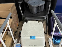 1 wc stoel + 1 chemisch toilet + veiligheidsleuning - afbeelding 2 van  4